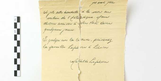 В Канаде нашли бутылку с письмом, которая могла быть сброшена с "Титаника"