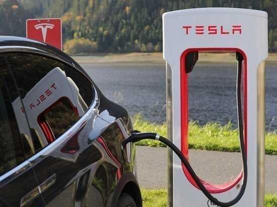 Бывший сотрудник Tesla получит $1 млн за оскорбление на расовой почве