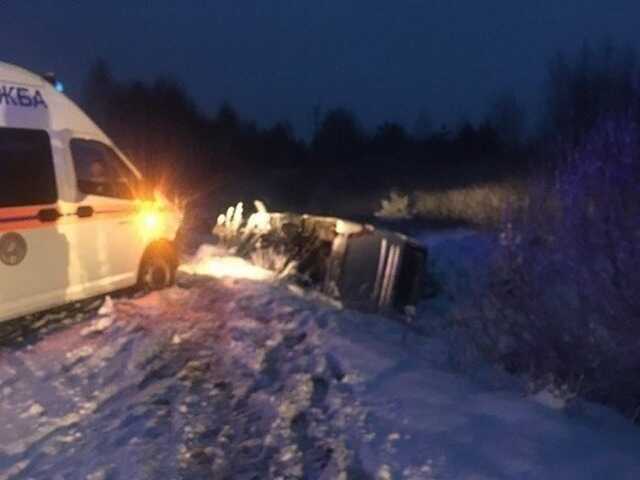 Пассажирский автобус перевернулся в Нижегородской области. Пострадали 13 человек