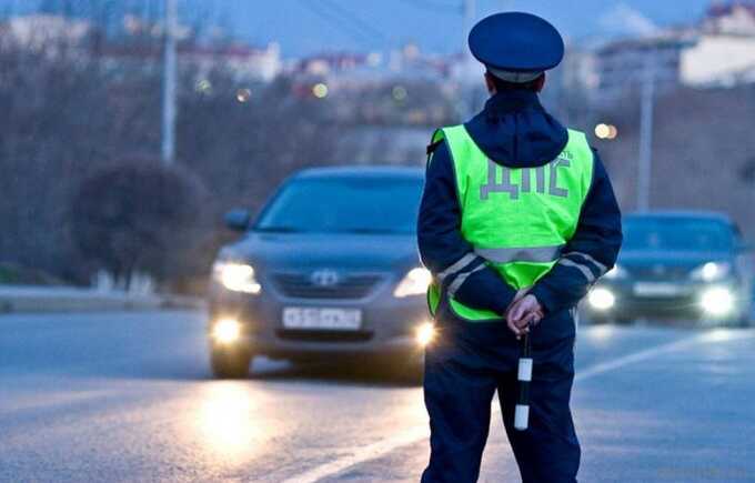 В Чувашии инспектор ДПС взял взятку в виде ящика пива