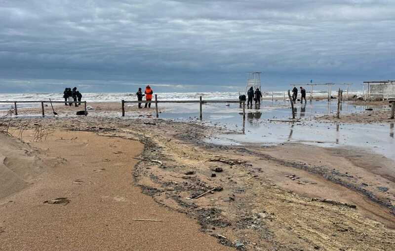 Экологическая катастрофа в Крыму: мазут достиг курортных городов