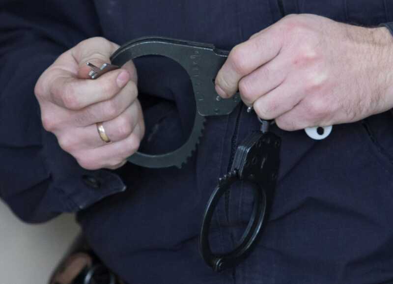 В Петербурге силовые структуры сорвали вечеринку в клубе в рамках "идеологической профилактики"
