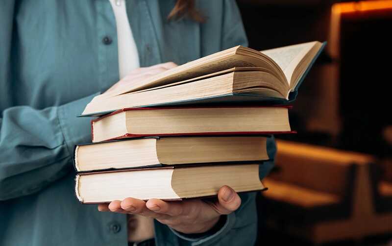Россияне стали больше интересоваться книгами о посттравматическом стрессовом расстройстве (ПТСР) и методах управления гневом