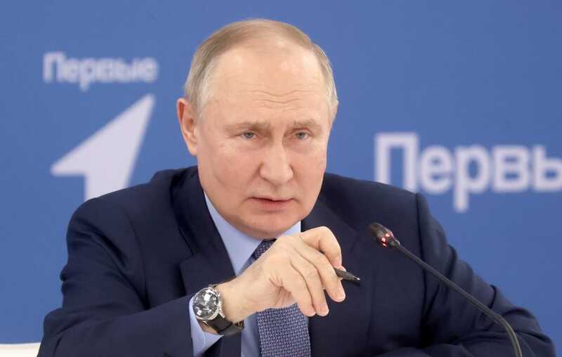 Новый закон, подписанный Путиным, будет регулировать взаимодействие российских ученых с иностранными коллегами