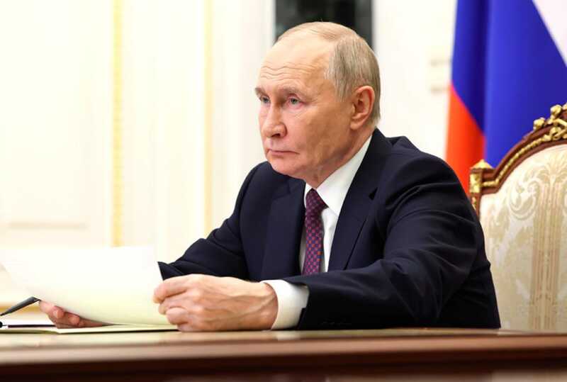 Путин объявил о планах сократить расходы на военные нужды