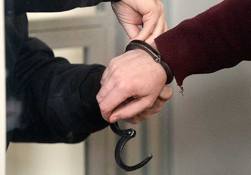 В Петербурге задержали молодого человека за признание в любви на патриотических постерах