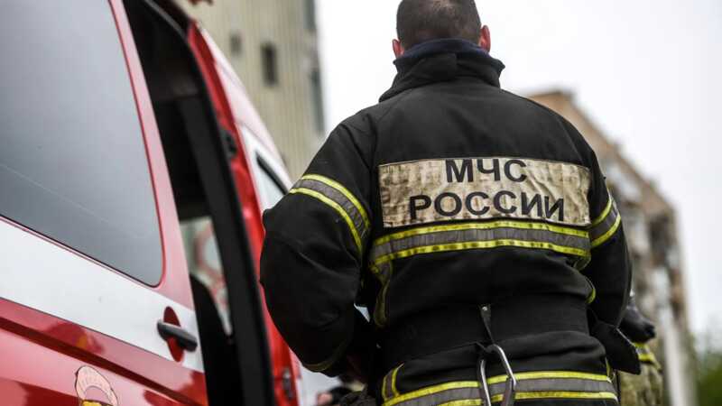 Найдена возможная причина пожара, который повредил восемь автомобилей на севере Москвы