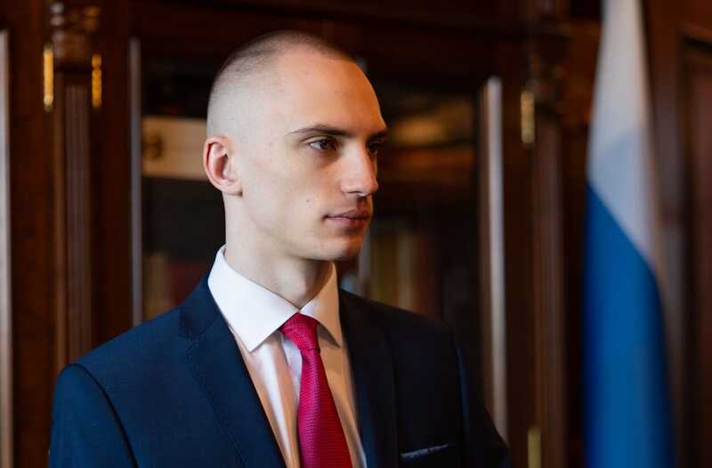 "Самый молодой политик России" удалил видео с его полицейским сопровождением после вмешательства Валентины Матвиенко