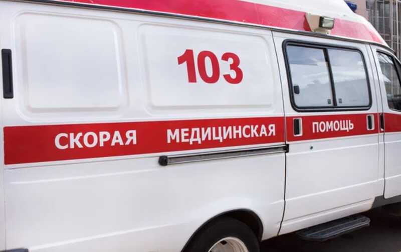 В Москве два человека погибли, упав в подвал во время застолья