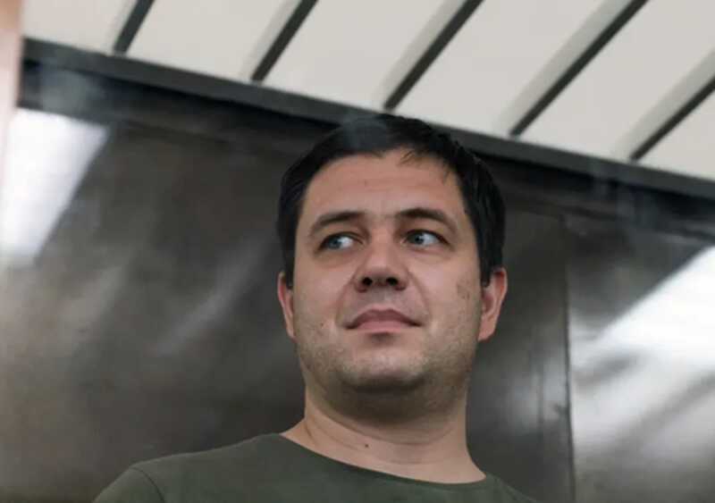 Журналиста из Baza обвинили в получении взятки после размещения поста о сотруднике полиции