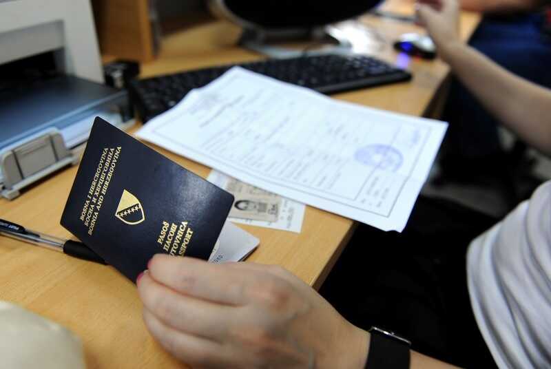 The UK imposes sanctions on Balkan organized crime groups associated with killings, narcotics, and counterfeit identification documents