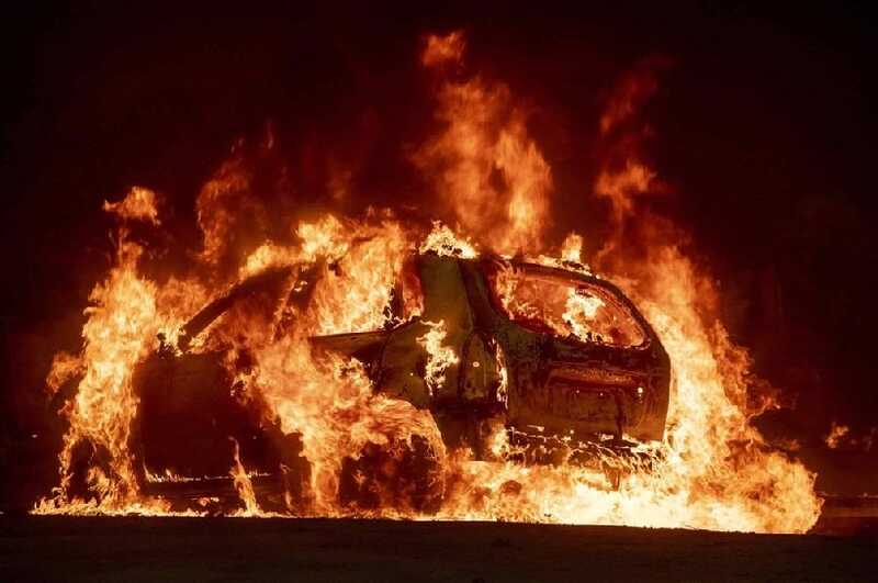 В Ленинградской области грузовой автомобиль с битумом загорелся после дорожно-транспортного происшествия: имеются погибшие