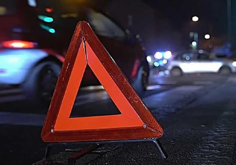 В Петербурге маршрутное такси столкнулось с внедорожником: имеются пострадавшие
